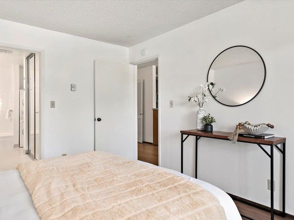 2140 Santa Cruz Avenue B104, Menlo Park CA 94025