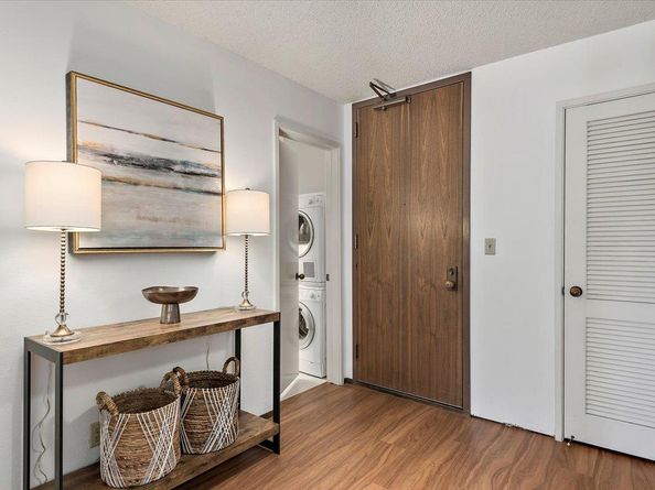 2140 Santa Cruz Avenue B104, Menlo Park CA 94025