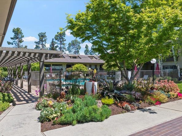 2140 Santa Cruz Avenue B104, Menlo Park CA 94025