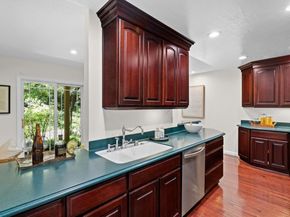 20780 4th Street 7, Saratoga CA 95070