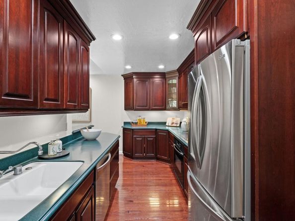20780 4th Street 7, Saratoga CA 95070