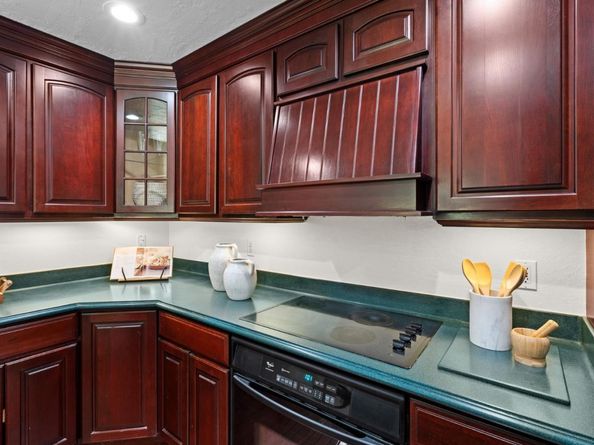 20780 4th Street 7, Saratoga CA 95070