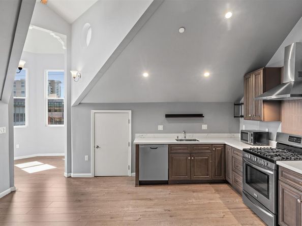 4th, Oakland CA 94607