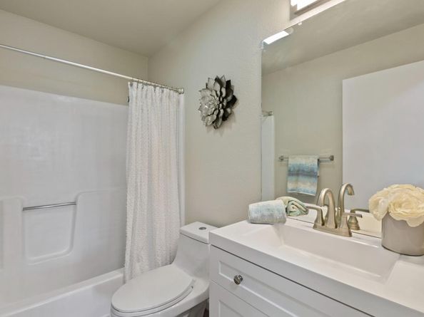 680 Dartmore Lane 259, Hayward CA 94544