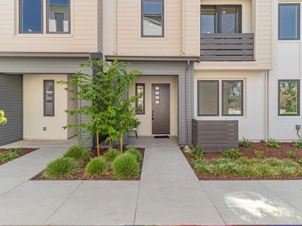 1131 Esther Court, Palo Alto CA 94303