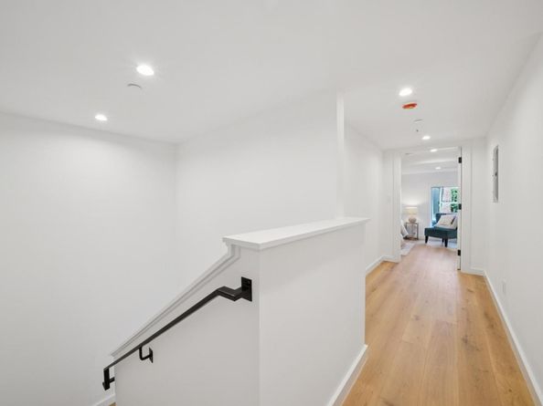 1433 Floribunda Avenue 1, Burlingame CA 94010