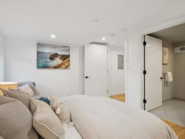 1433 Floribunda Avenue 1, Burlingame CA 94010