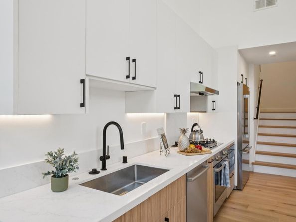 1433 Floribunda Avenue 1, Burlingame CA 94010