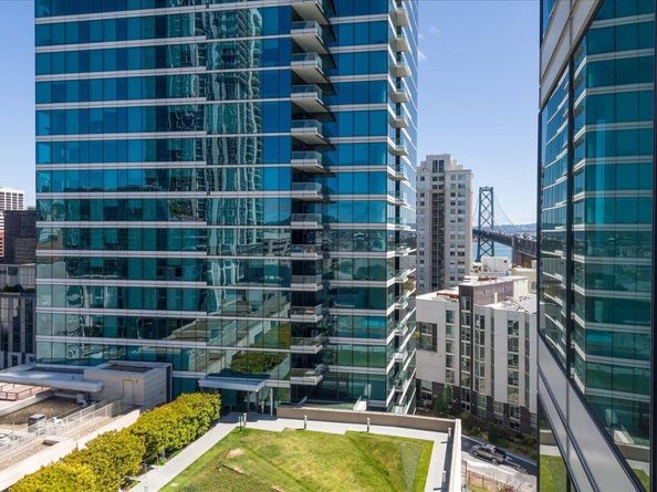 425 1st Street 1207, San Francisco CA 94105