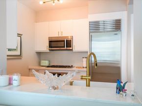 425 1st Street 1207, San Francisco CA 94105