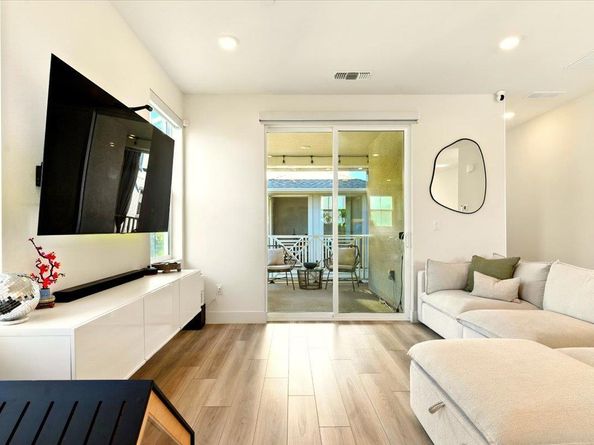 9263 Vista Cove Way, Newark CA 94560