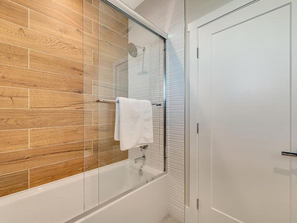 1667 San Carlos Avenue 301, San Carlos CA 94070