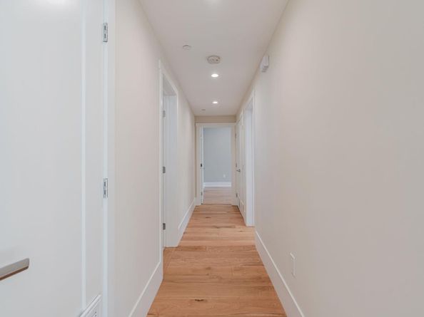 1667 San Carlos Avenue 301, San Carlos CA 94070