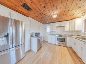 95 Cherry St, Middleboro MA 02346