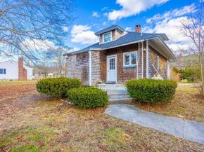 95 Cherry St, Middleboro MA 02346