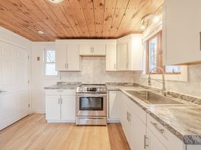 95 Cherry St, Middleboro MA 02346