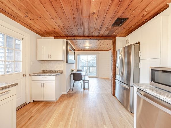 95 Cherry St, Middleboro MA 02346