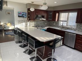 12 Heritage Ln, Saugus MA 01906