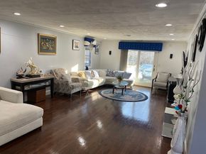 12 Heritage Ln, Saugus MA 01906