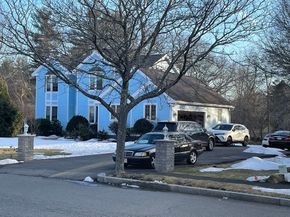 12 Heritage Ln, Saugus MA 01906
