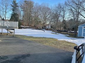 12 Heritage Ln, Saugus MA 01906