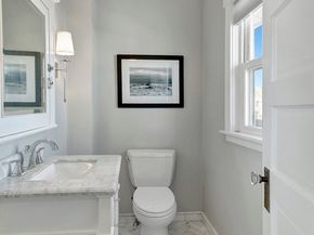 9 C St, Hull MA 02045