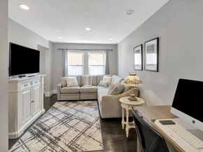 9 C St, Hull MA 02045