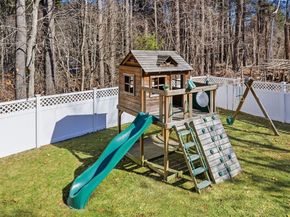 23 Belknap Dr, Andover MA 01810