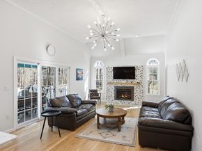 23 Belknap Dr, Andover MA 01810