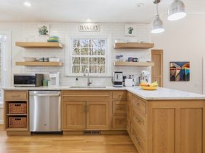 23 Belknap Dr, Andover MA 01810