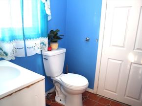 81 Pilgrim Ave, Worcester MA 01604