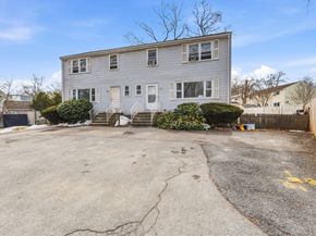 11 Harmony Ln, Framingham MA 01702