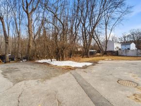 11 Harmony Ln, Framingham MA 01702