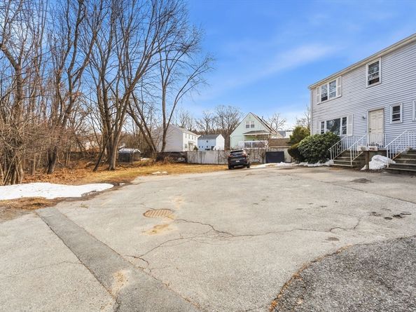 11 Harmony Ln, Framingham MA 01702