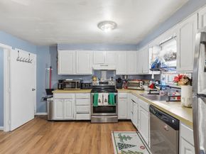 11 Harmony Ln, Framingham MA 01702