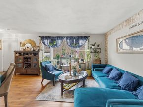 11 Harmony Ln, Framingham MA 01702