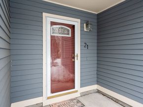 21 Oak Leaf Way 21, Peabody MA 01960