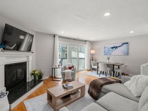 21 Oak Leaf Way 21, Peabody MA 01960