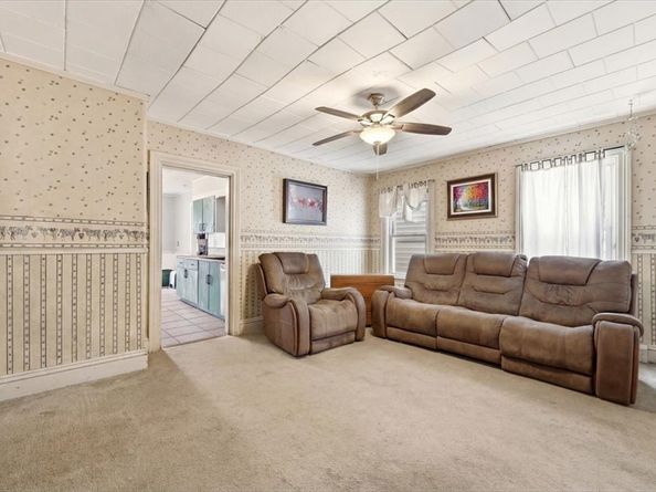 12 Southwick St, Middleboro MA 02346