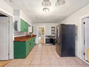 12 Southwick St, Middleboro MA 02346