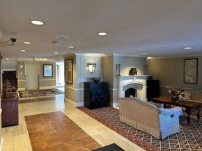 1004 Paradise Rd 1K, Swampscott MA 01907