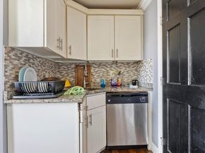 7-11 Gibbs Ct, Waltham MA 02452