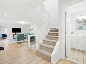 20 Country Club Ln D, Milford MA 01757