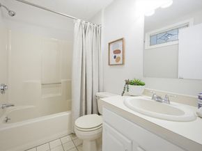 20 Country Club Ln D, Milford MA 01757