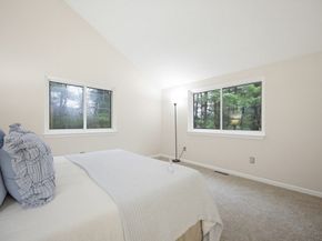 20 Country Club Ln D, Milford MA 01757