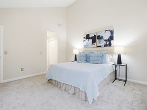 20 Country Club Ln D, Milford MA 01757