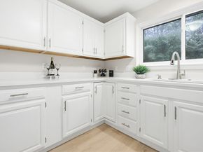 20 Country Club Ln D, Milford MA 01757
