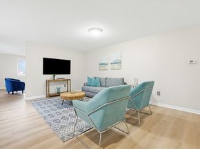 20 Country Club Ln D, Milford MA 01757
