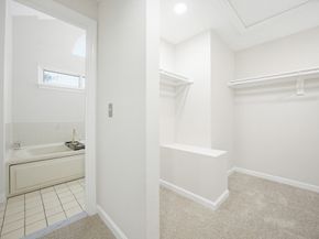20 Country Club Ln D, Milford MA 01757