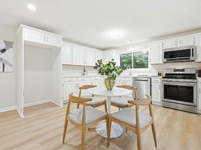20 Country Club Ln D, Milford MA 01757